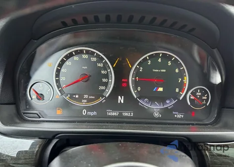 2013 BMW M5 z USA, uszkodzony, nr VIN WBSFV9C53DD095684